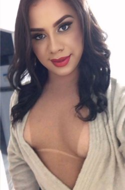 Polly Cavalona - Acompanhante Travesti / Transex em Feira de Santana - BA
